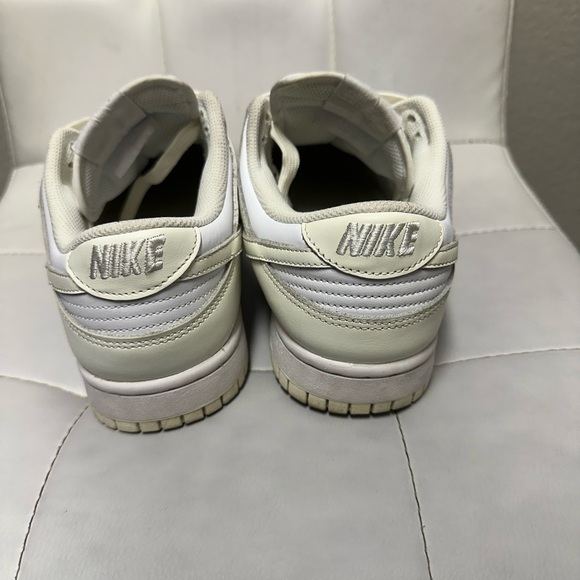Nike White and Cream Sneakers size 10W 8.5M - Picture 3 of 5